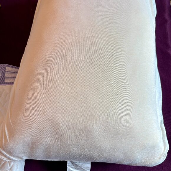 Therm-A-Sleep Snow Queen Memory Foam Clusters Pillow – Standard Size - Picture 7 of 7